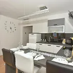 Hani 1 - One Bedroom With Balcony And Sea View Apartment