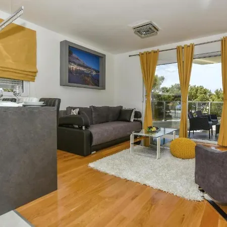 Hani 1 - One Bedroom With Balcony And Sea View Makarska