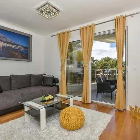 Hani 1 - One Bedroom With Balcony And Sea View